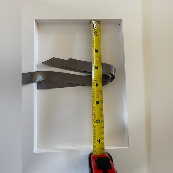 Christian Dior Around the World gift box with magnetic closure flap - Picture 13 of 15